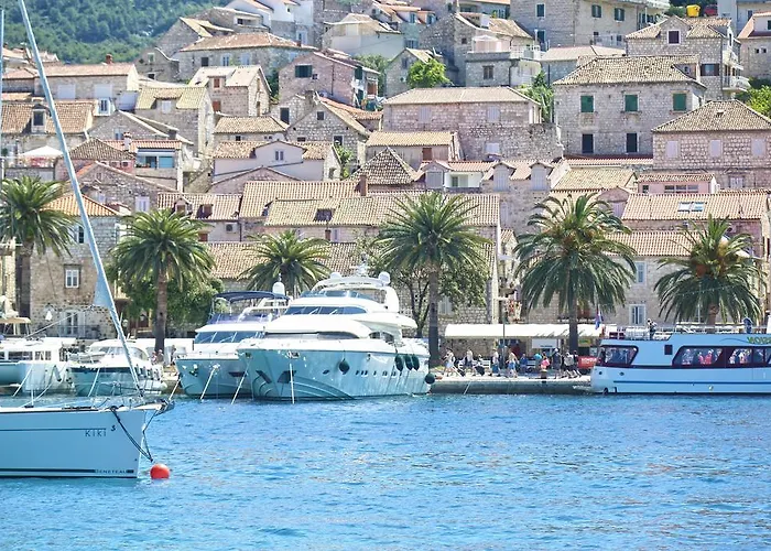 Riva Lägenhet Hvar Town