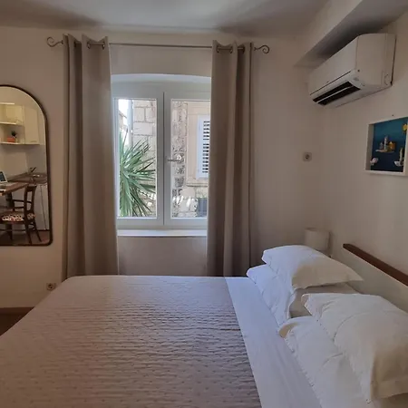 Riva Apartment Hvar Town