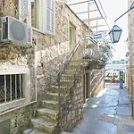 Riva Apartment Hvar Town